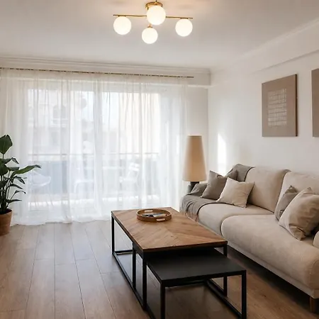Heart Of Nice, 3min, 3 Ac Units, Balcony With 4-seater Dining!