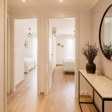 Heart Of Nice, 3min, 3 Ac Units, Balcony With 4-seater Dining! Apartamento *